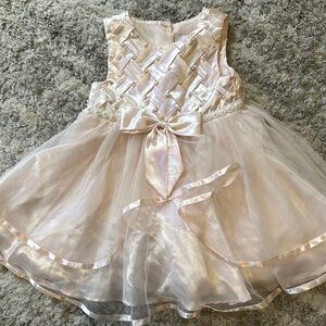 Chic Satin and Tulle Dress with Bow